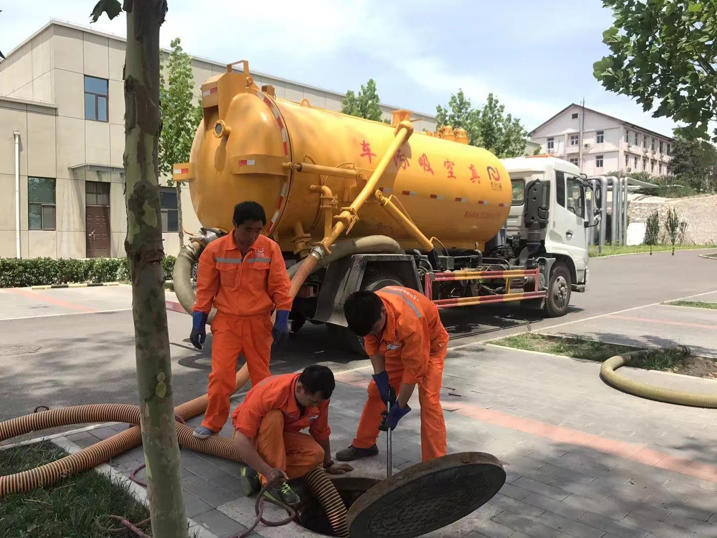 忻府化粪池清理与5-8吨吸粪车施工效率分析